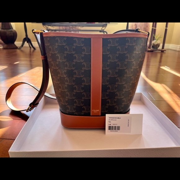 -SOLD- Celine Triomphe bucket bag - Picture 1 of 12